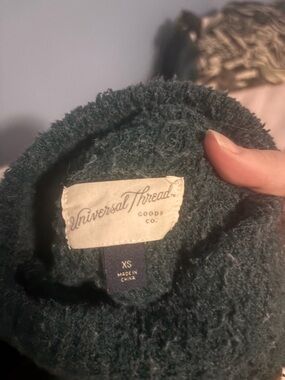 Universal Thread Deep Forest Green Textured Knit Sweater